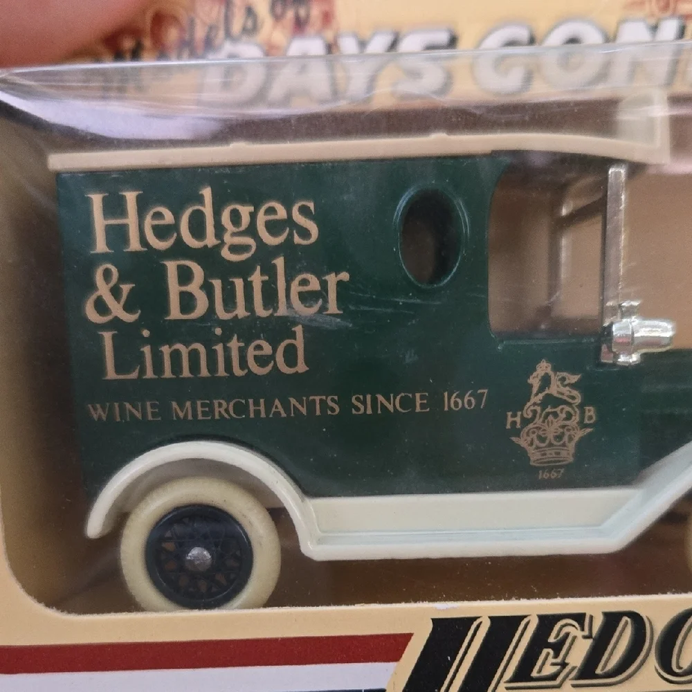 Lledo Vintage Toy Truck - Green and Cream